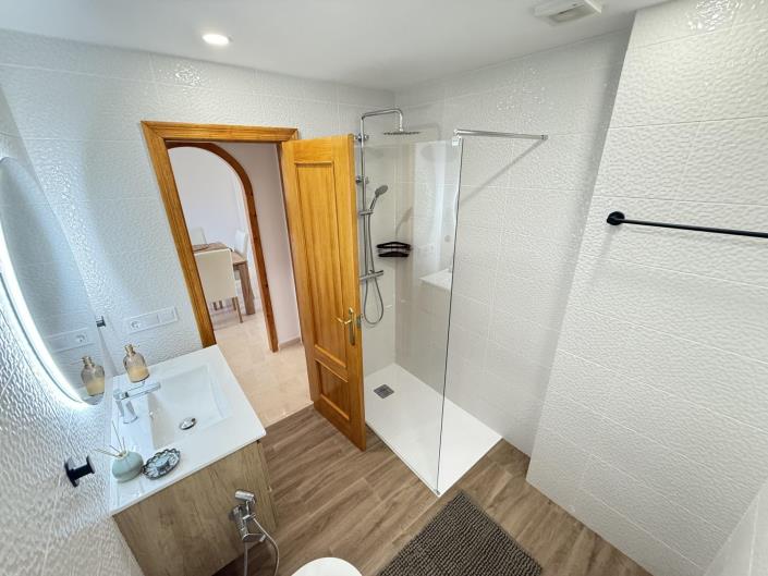 Image No.9-2 Bed Apartment for sale