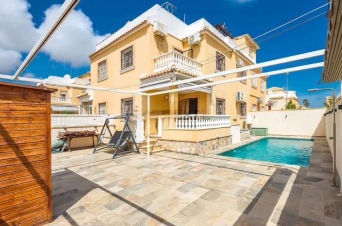 Image No.1-5 Bed Villa for sale
