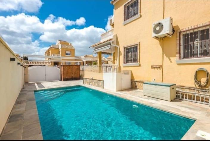 Image No.4-Villa de 5 chambres à vendre à Ciudad Quesada