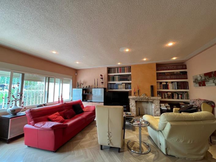 Image No.9-5 Bed Villa for sale