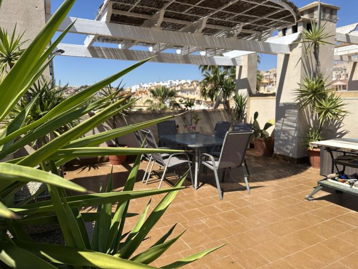 Image No.6-2 Bed Townhouse for sale