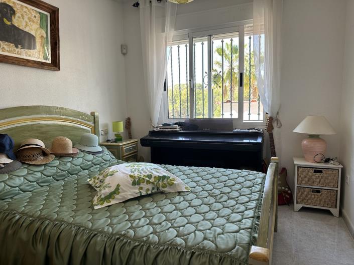 Image No.20-2 Bed Townhouse for sale