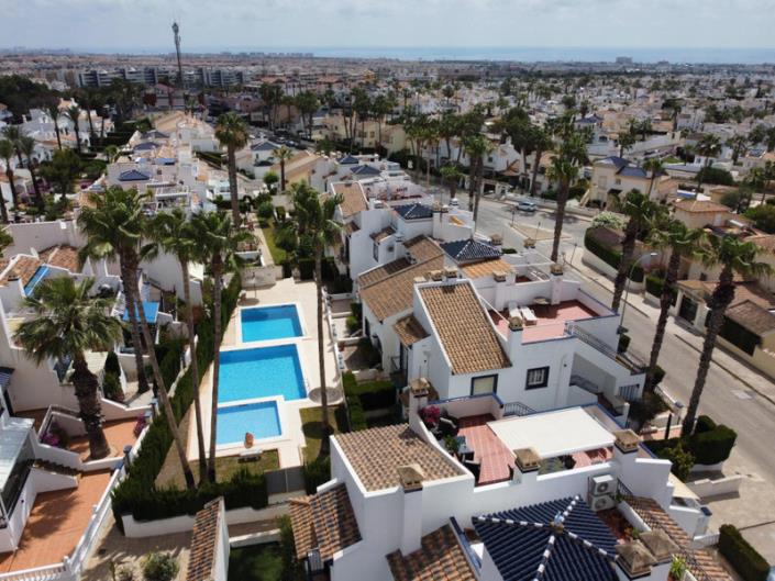 Image No.4-3 Bed Townhouse for sale