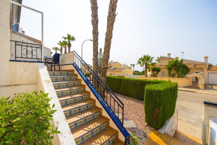 Image No.11-3 Bed Townhouse for sale