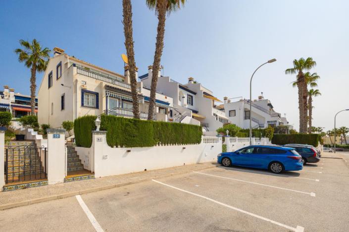 Image No.16-3 Bed Townhouse for sale