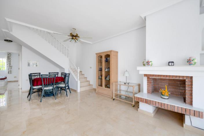 Image No.18-3 Bed Townhouse for sale