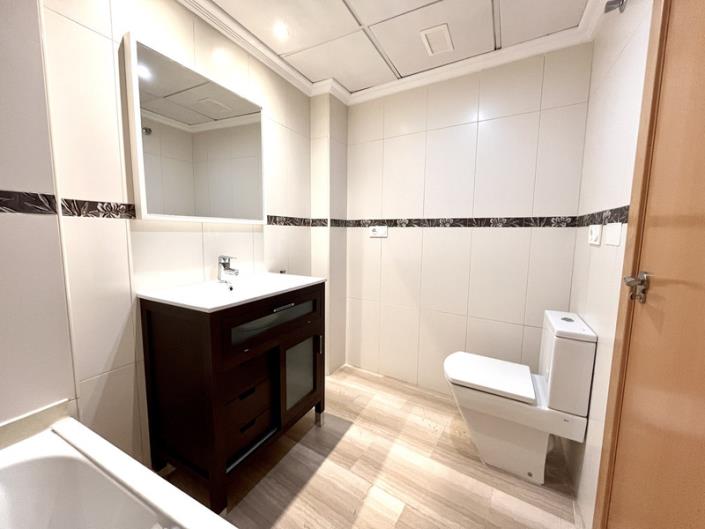 Image No.15-4 Bed Apartment for sale