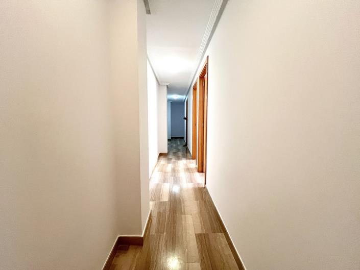 Image No.19-4 Bed Apartment for sale