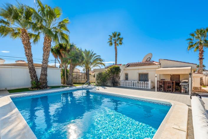 Image No.1-5 Bed Villa for sale