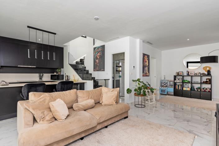 Image No.2-3 Bed Villa for sale