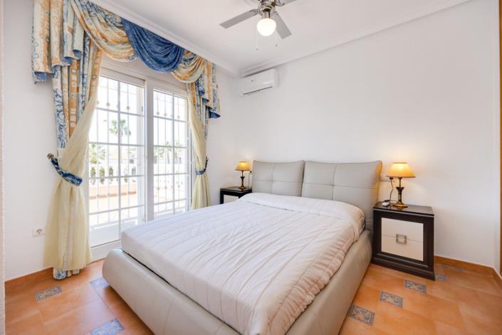 Image No.25-3 Bed Villa / Detached for sale