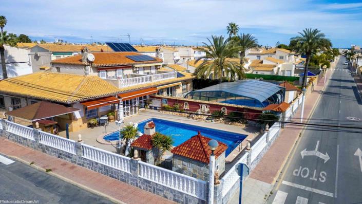 Image No.1-5 Bed Villa for sale