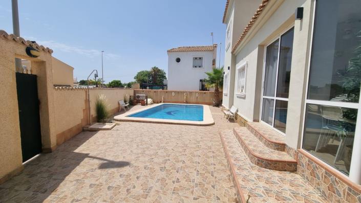 Image No.6-4 Bed Villa for sale