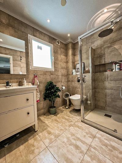 Image No.14-4 Bed Villa for sale