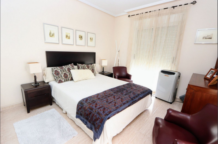 Image No.18-3 Bed Townhouse for sale