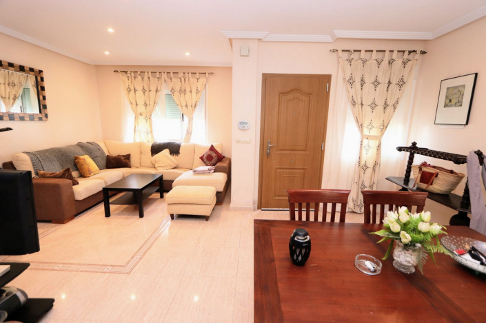 Image No.31-3 Bed Townhouse for sale