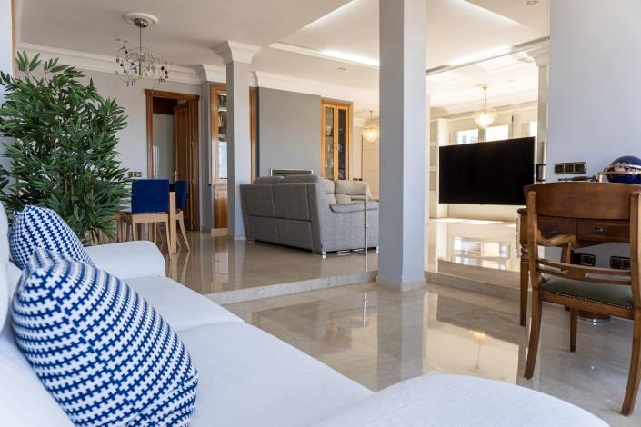 Image No.1-6 Bed Penthouse for sale