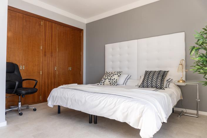 Image No.44-6 Bed Penthouse for sale