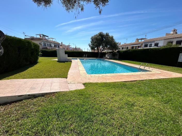 Image No.1-Bungalow de 2 chambres à vendre à Torrevieja