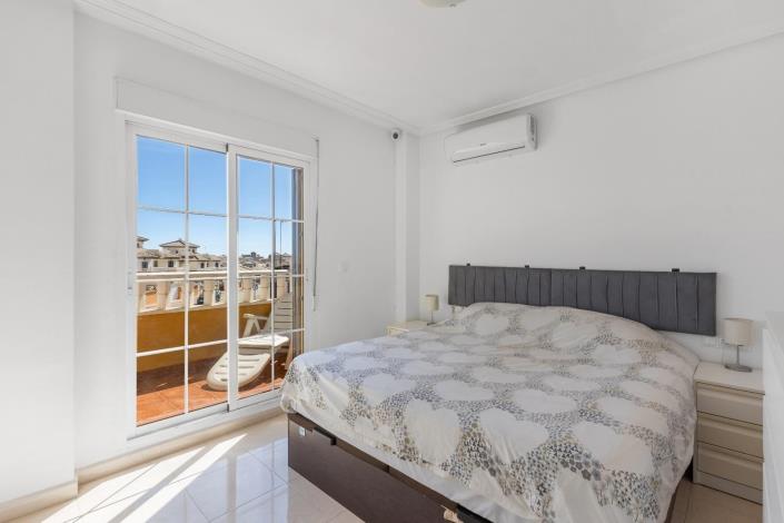 Image No.17-2 Bed Semi-Detached for sale