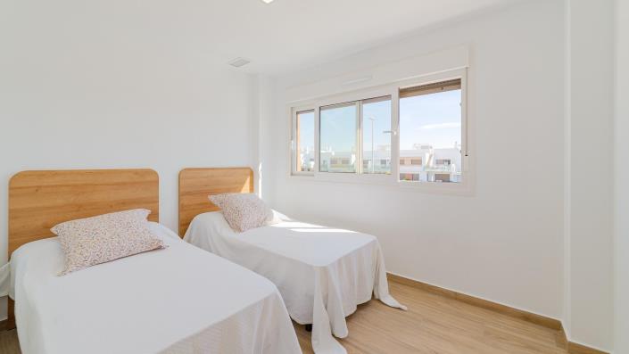 Image No.18-2 Bed Bungalow for sale