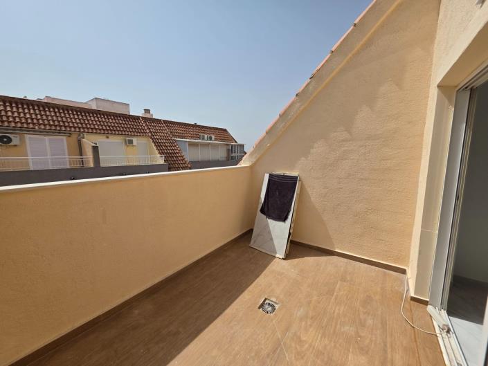 Image No.3-2 Bed Townhouse for sale