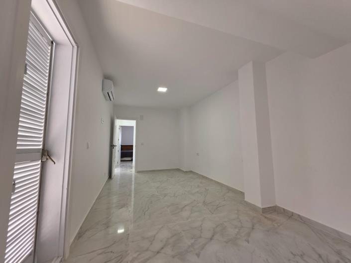 Image No.9-2 Bed Townhouse for sale