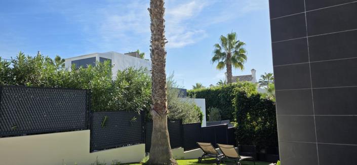 Image No.10-3 Bed Villa for sale