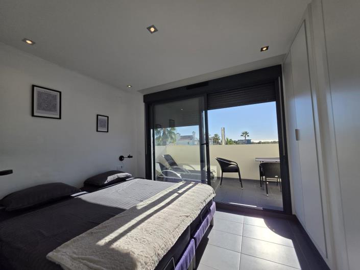 Image No.3-3 Bed Villa for sale