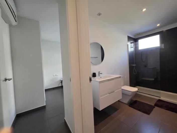 Image No.57-3 Bed Villa for sale