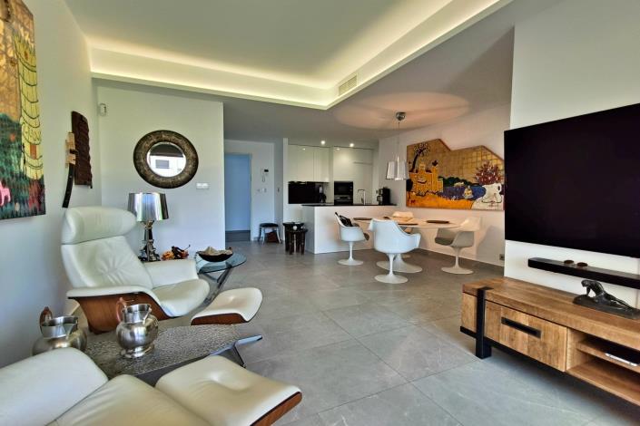 Image No.3-2 Bed Apartment for sale