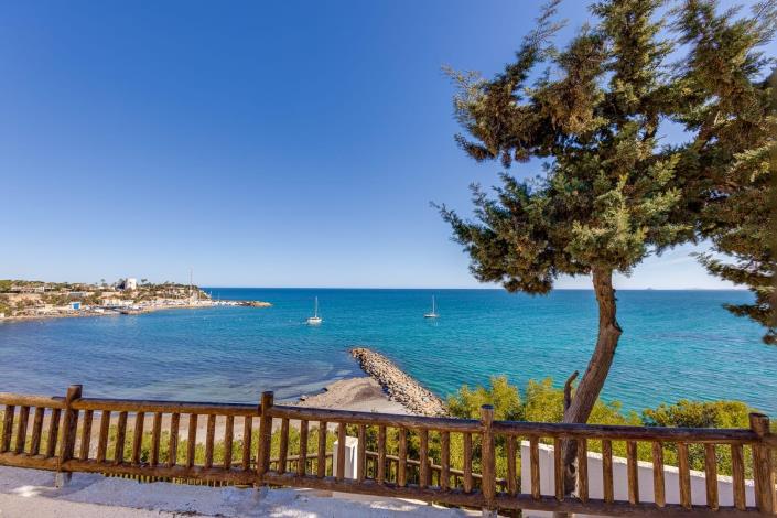 Image No.17-3 Bed Townhouse for sale