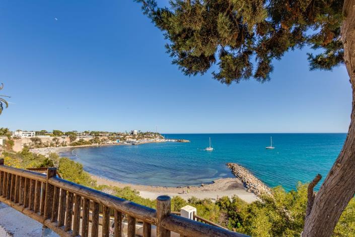 Image No.18-3 Bed Townhouse for sale