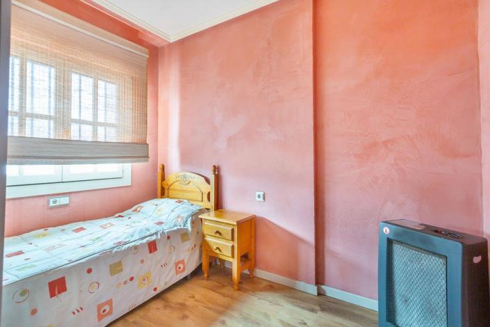 Image No.19-2 Bed Townhouse for sale