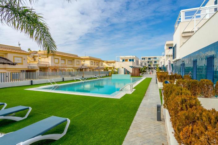 Image No.25-2 Bed Apartment for sale