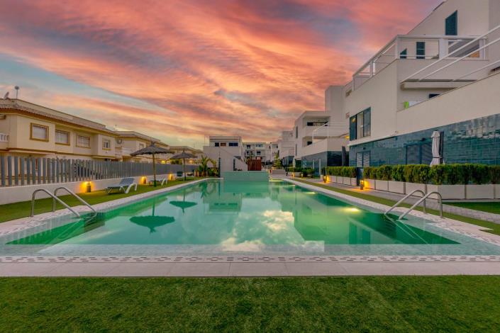 Image No.26-2 Bed Apartment for sale