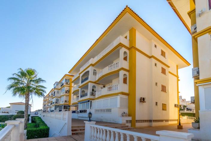 Image No.32-Studio for sale