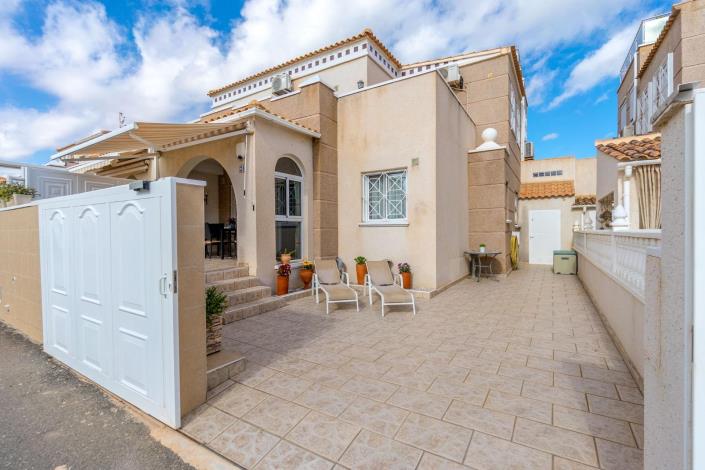 Image No.2-4 Bed Townhouse for sale