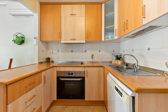 Image No.15-4 Bed Townhouse for sale