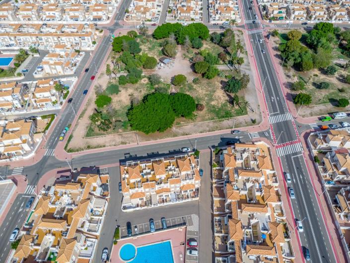 Image No.36-4 Bed Townhouse for sale