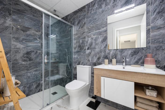 Image No.21-2 Bed Apartment for sale