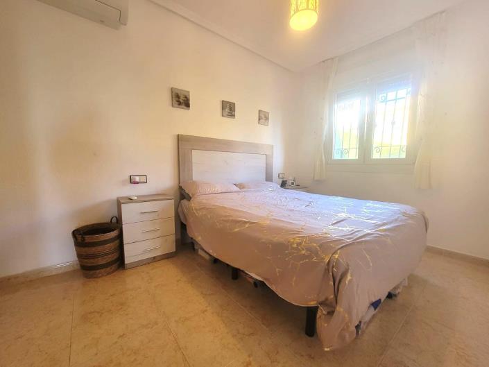 Image No.13-3 Bed Townhouse for sale