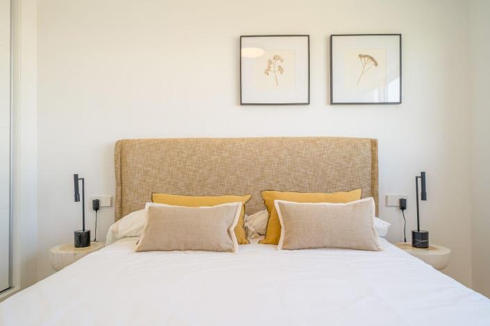 Image No.21-2 Bed Bungalow for sale