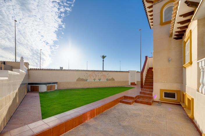 Image No.7-4 Bed Villa / Detached for sale