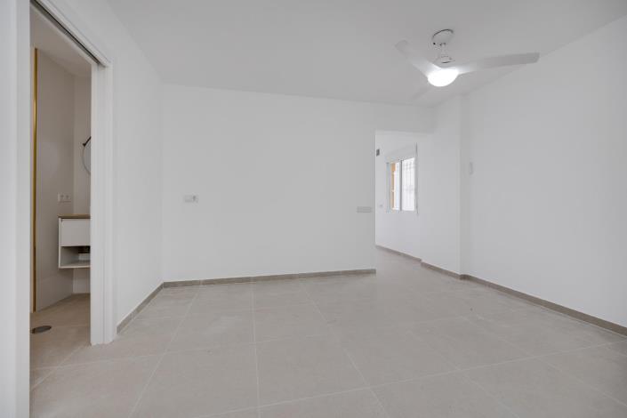 Image No.23-4 Bed Villa / Detached for sale