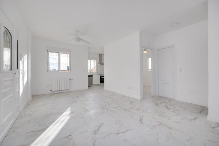 Image No.35-4 Bed Villa / Detached for sale