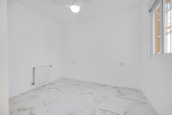 Image No.37-4 Bed Villa / Detached for sale