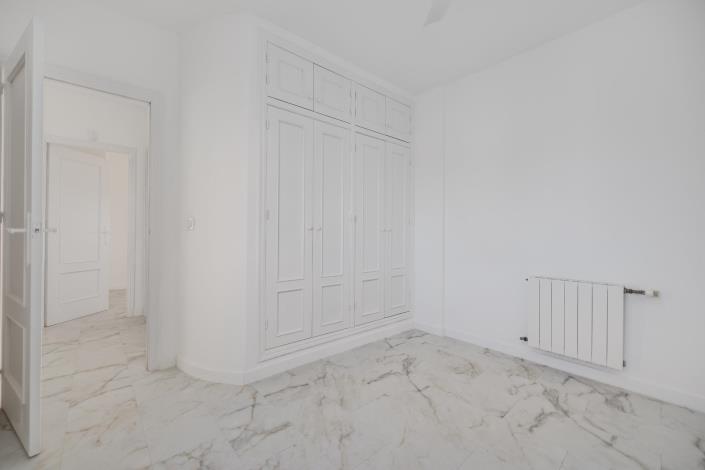 Image No.38-4 Bed Villa / Detached for sale