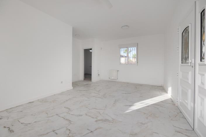 Image No.42-4 Bed Villa / Detached for sale