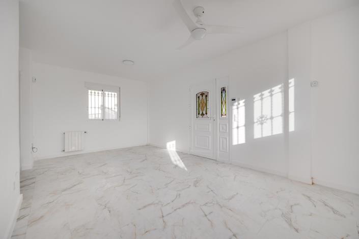 Image No.43-4 Bed Villa / Detached for sale